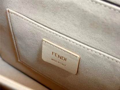 フェンディのFFショルダーバッグ