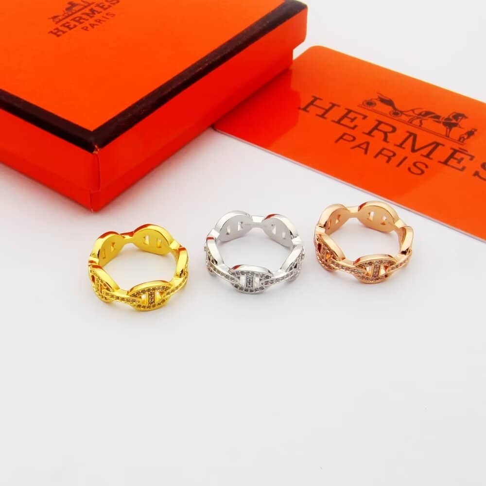 エルメスのロゴ入り偽物リング