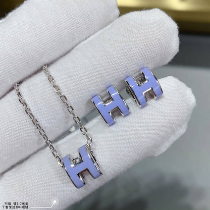 エルメスのロゴネックレスの偽物