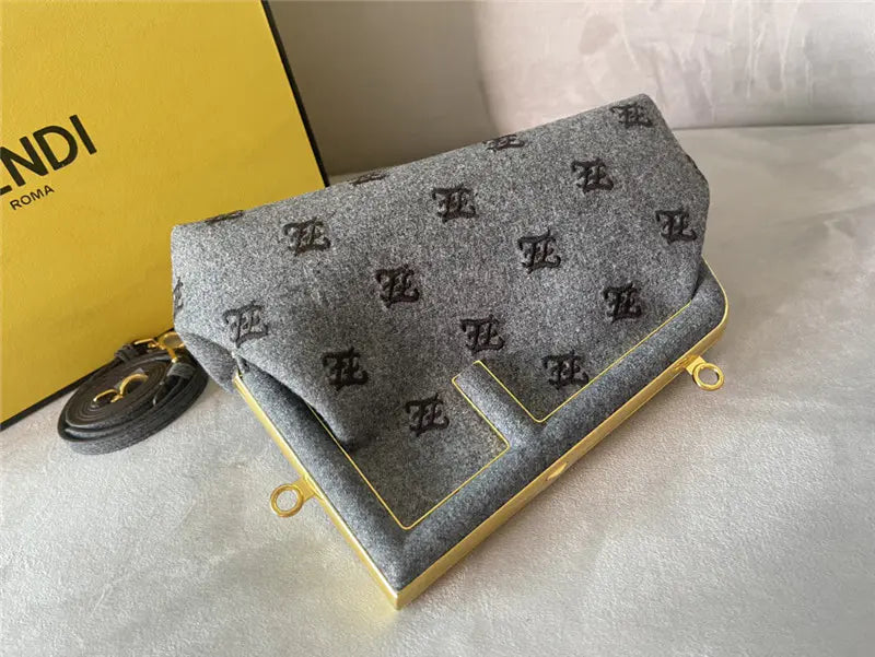 フェンディ ファーストバッグ スモール