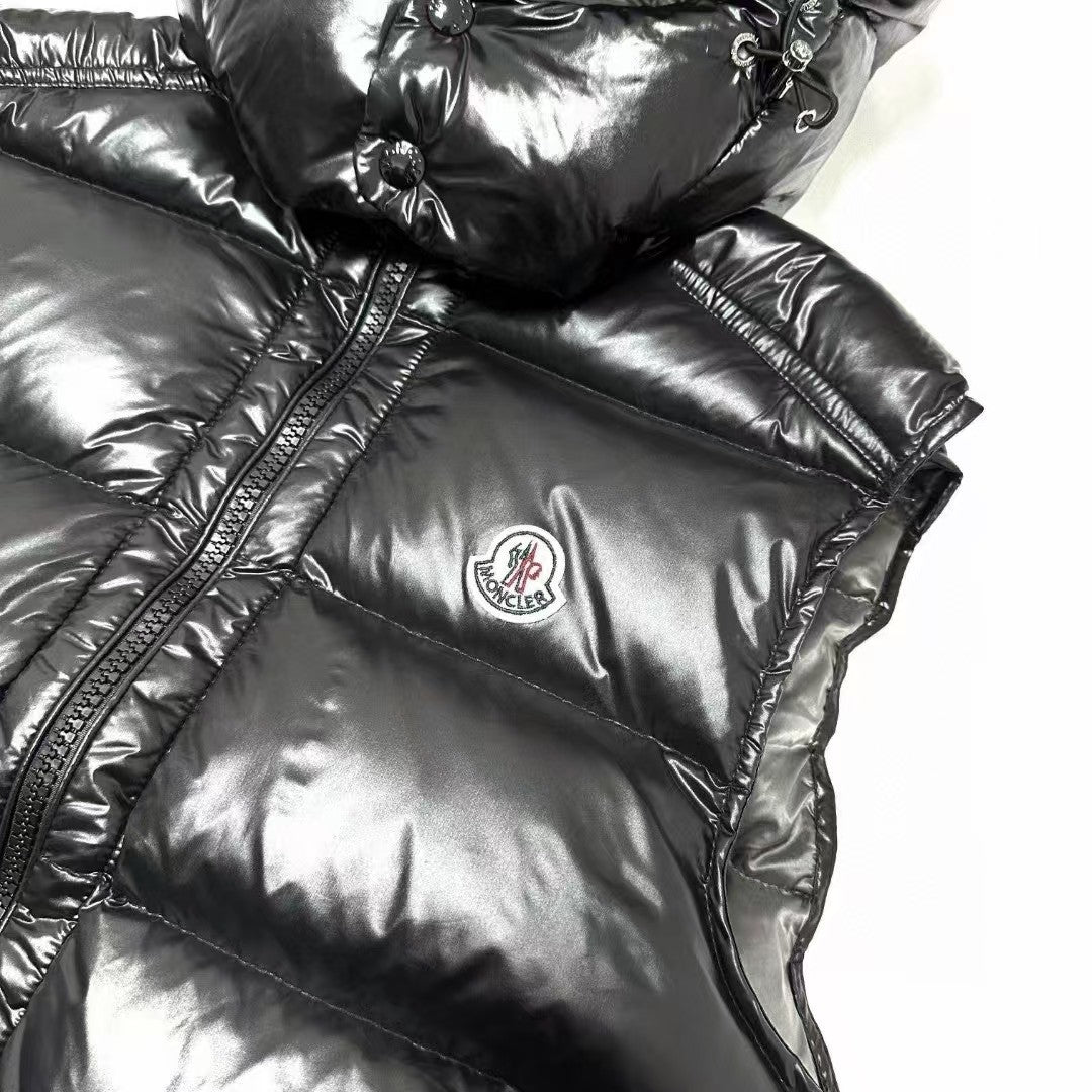 【MONCLER旗艦店】（モンクレール）ダウンベスト ご好評に付き再入荷！！