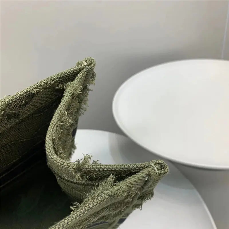 ディオール オブリーク エンブロイダリー ディオール ブック トート