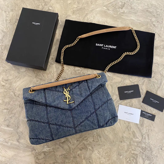 キルティングラムスキンのパファーミディアムバッグ