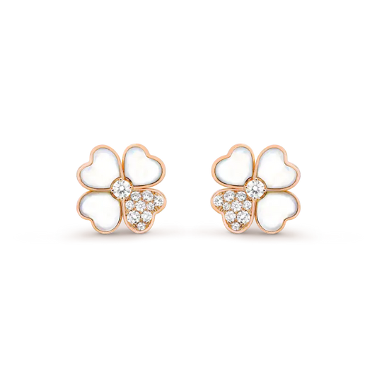 ヴァン クリーフ＆アーペルのコスモス イヤリング（スモールサイズ）の新着商品