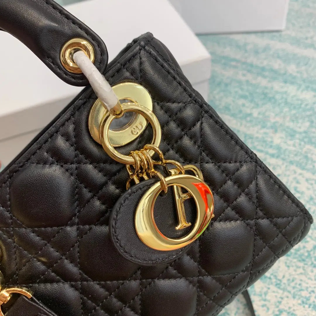クリスチャン・ディオール ミニ レディ ディオール バッグ