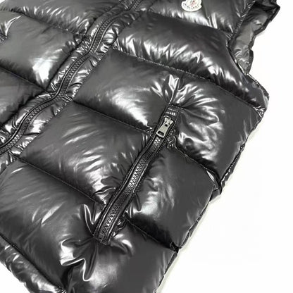 【MONCLER旗艦店】（モンクレール）ダウンベスト ご好評に付き再入荷！！