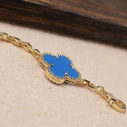 ヴァン クリーフ＆アーペルの四つ葉のクローバーとブルーカルセドニーのブレスレット