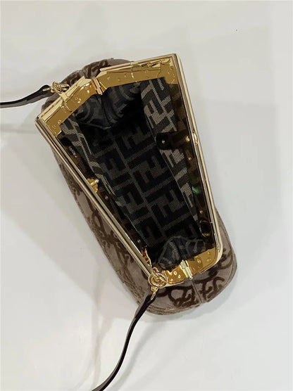 フェンディのファーストバッグ