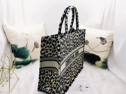 ディオール ブックトート