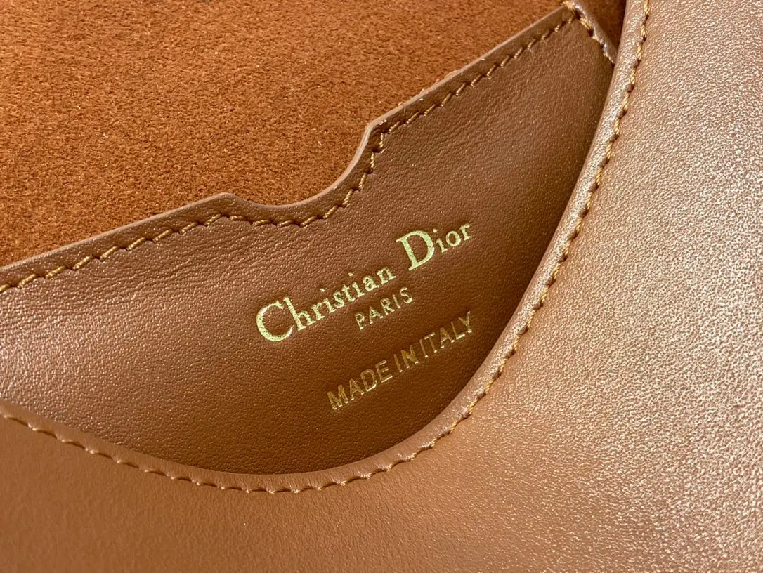 クリスチャン ディオール ミディアム ボビーバッグ