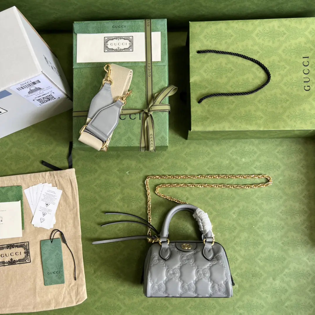 GGマトラッセ レザー ミニバッグ