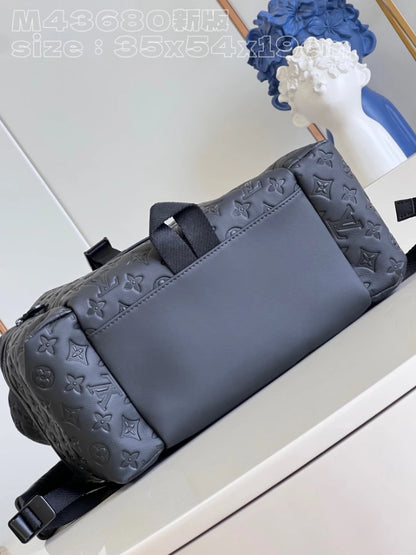 LV トレッキング バックパック（モノグラム・シャドウ カーフレザー製） – LW185