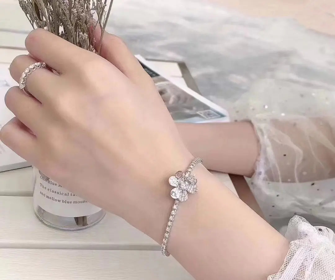 ヴァン クリーフ＆アーペル 四つ葉のクローバー フルダイヤモンド ブレスレット