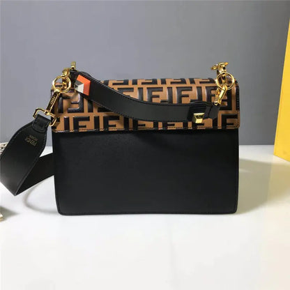 FFバッグに入ったフェンディ缶