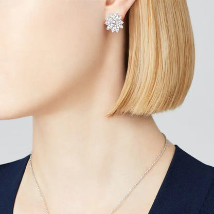 ヴァン クリーフ＆アーペルのロータス イヤリング（スモール）の新着商品