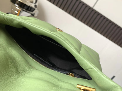 ジャージー素材のパファートイバッグ