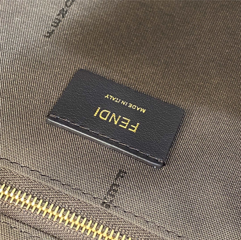 フェンディ ショッピングバッグ ロゴ