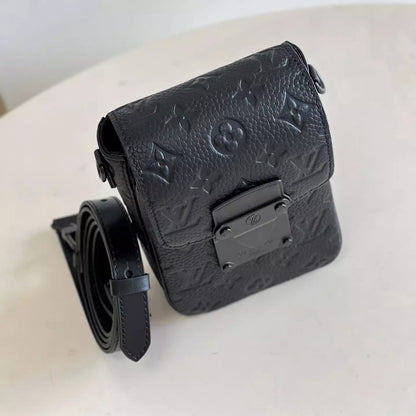 S-Lock 縦型ウェアラブルウォレット（ブラック） – LW261