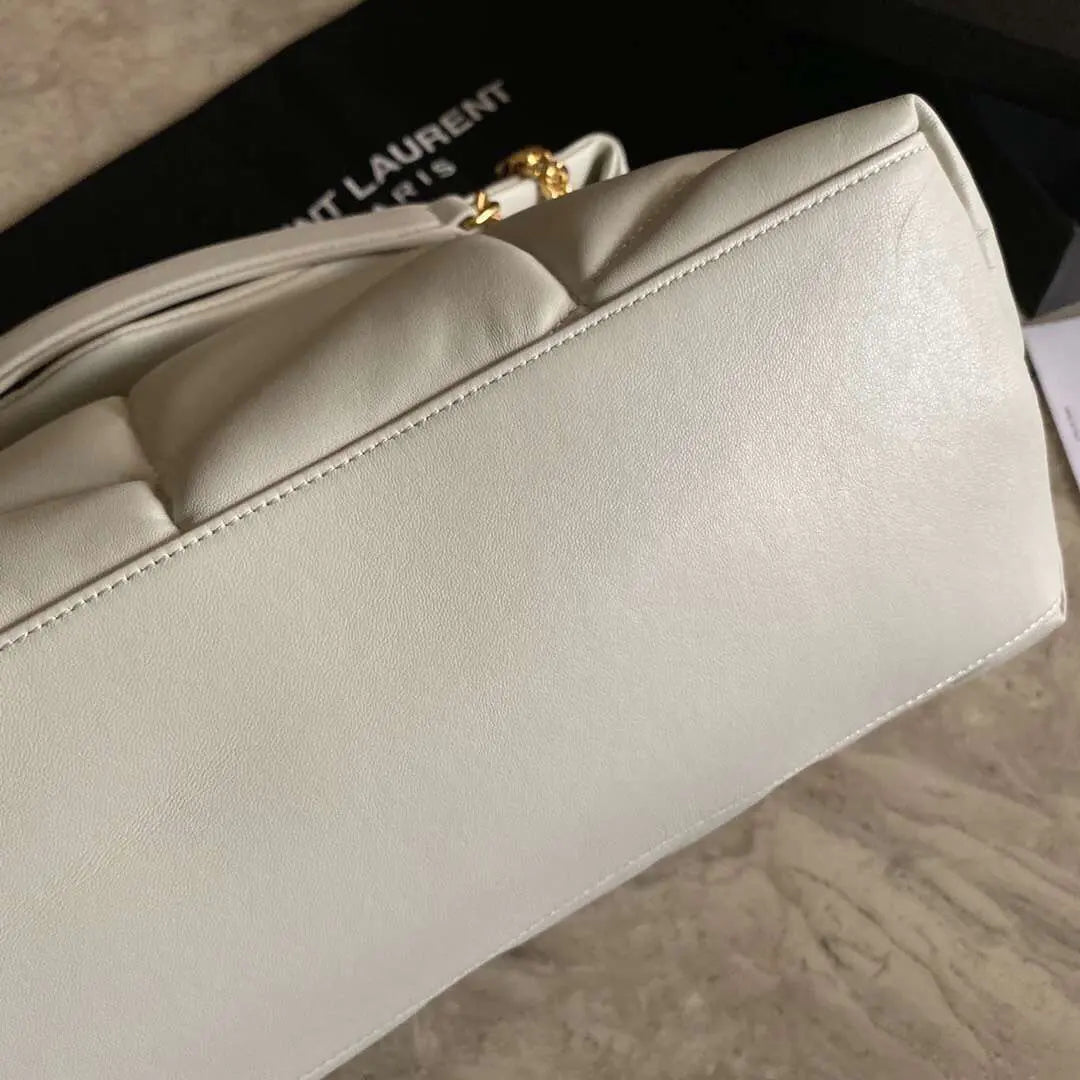 キルティングスエードのパファースモールバッグ