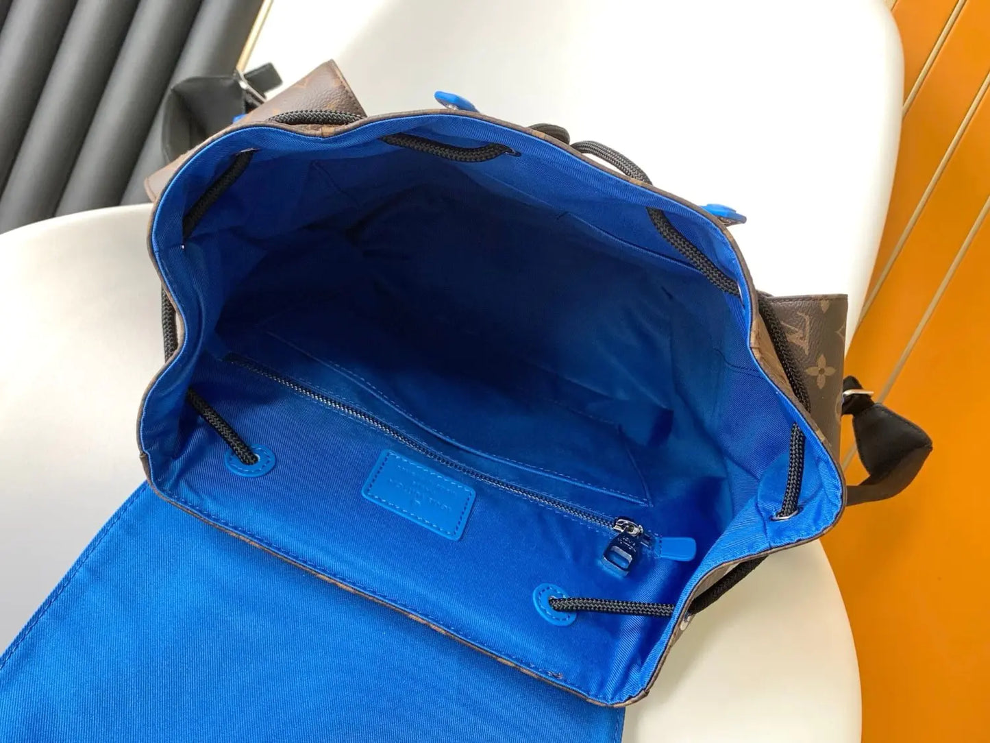 ルイ・ヴィトン M46813 クリストファー MM