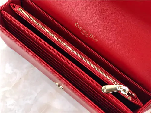 ディオールのショルダーバッグ