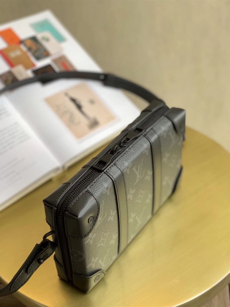 ルイ・ヴィトン ソフトトランクウォレット モノグラム・エクリプス – LVB041