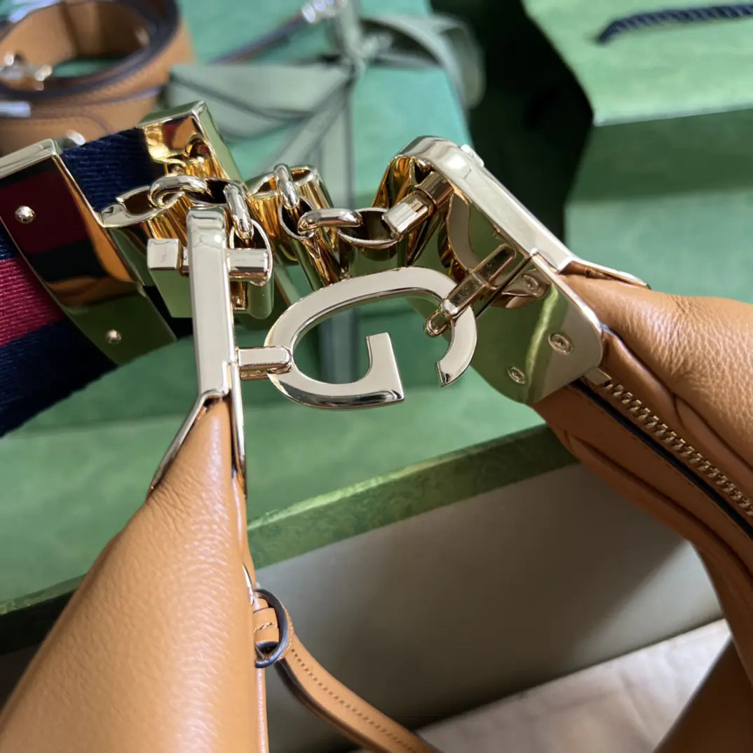 グッチ アタッシュ ラージ ショルダーバッグ