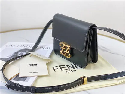 フェンディ カーリグラフィー バッグ