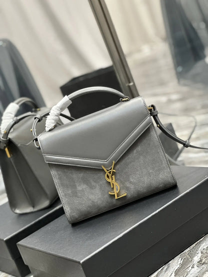 カサンドラ ミディアム トップハンドルバッグ グレイン・ド・プードル エンボスレザー