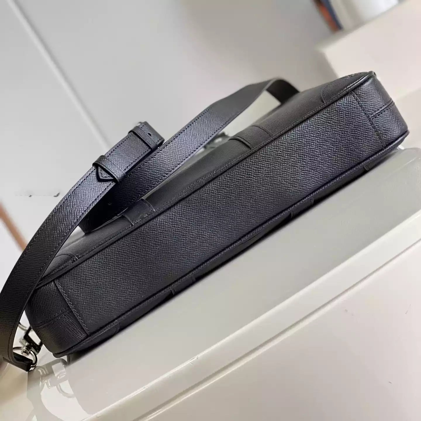 ポルトドキュメント ボヤージュ PM ブリーフケース タイガレザー M30925 – LW329