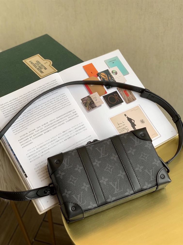 ルイ・ヴィトン ソフトトランクウォレット モノグラム・エクリプス – LVB041