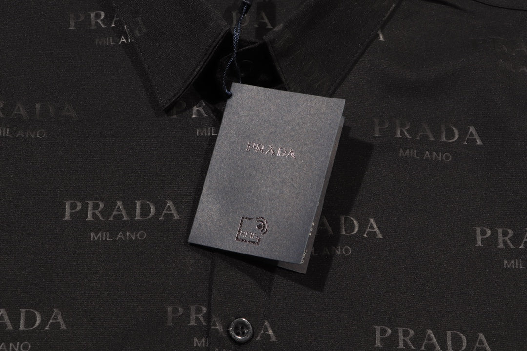 【PRADA 公式旗艦店】プラダ シャツ ご好評に付き再入荷 240803