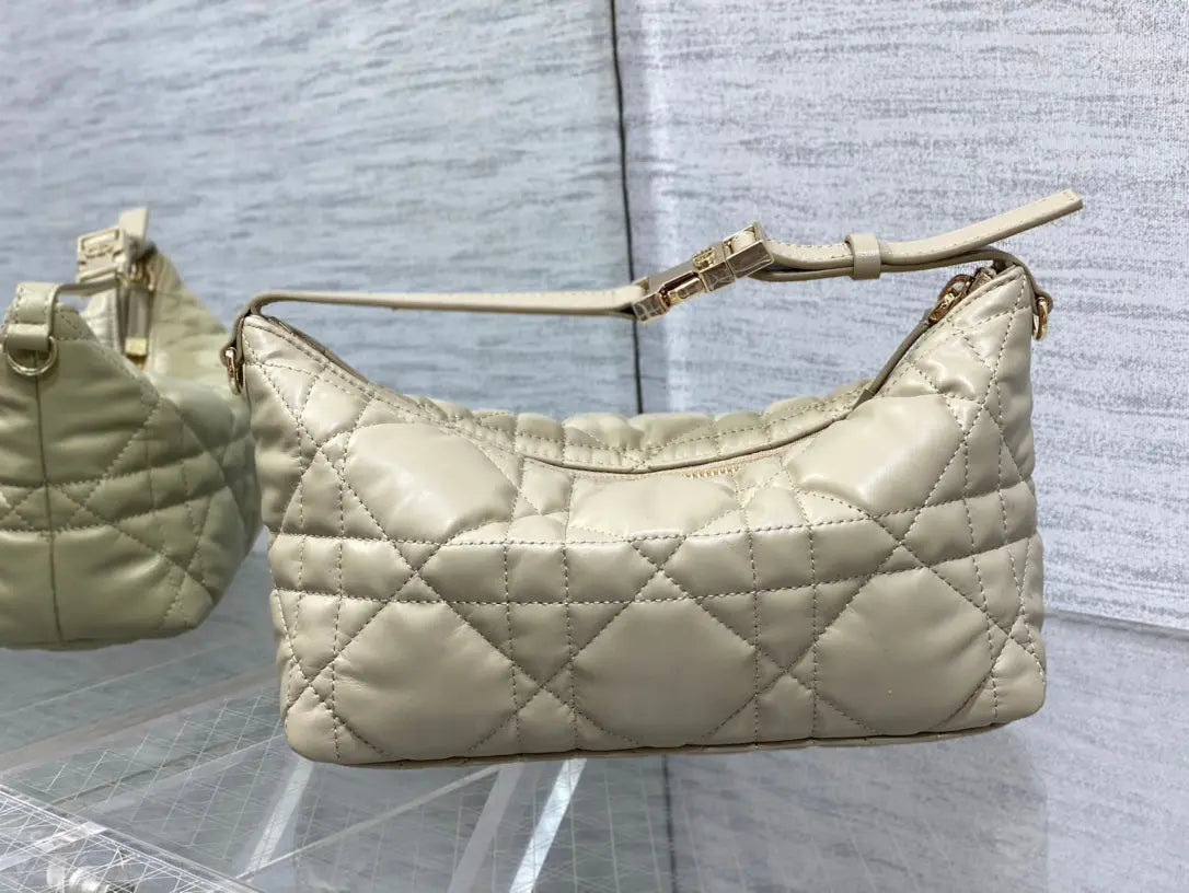 クリスチャン ディオール ミディアム トラベル ディオール ノマド ポーチバッグ