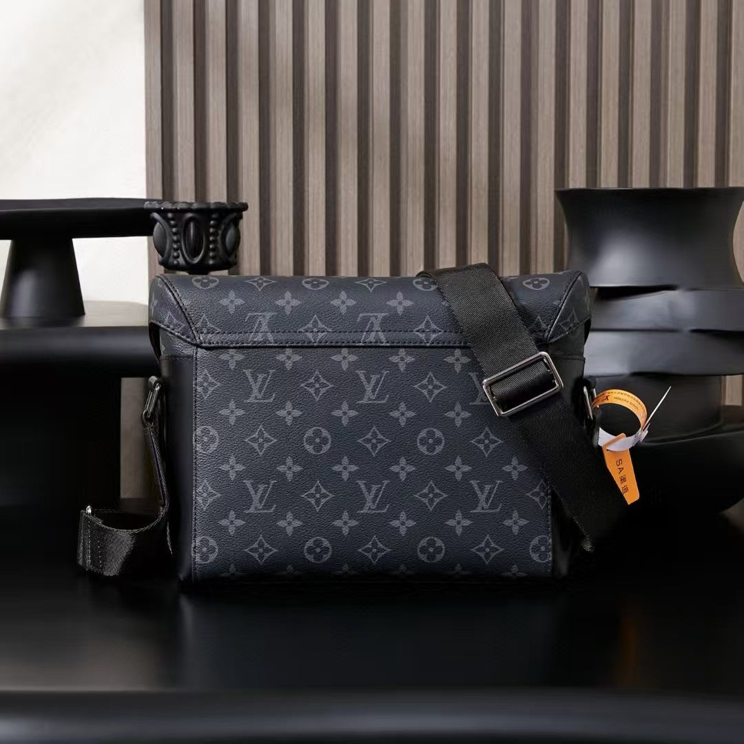 ルイ・ヴィトン 中古 ヴォヤージュ P メッセンジャーバッグ
