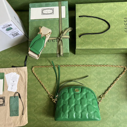 GG マトラッセ レザー スモール バッグ