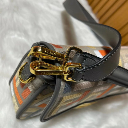 フェンディ キャンバス バゲットバッグ