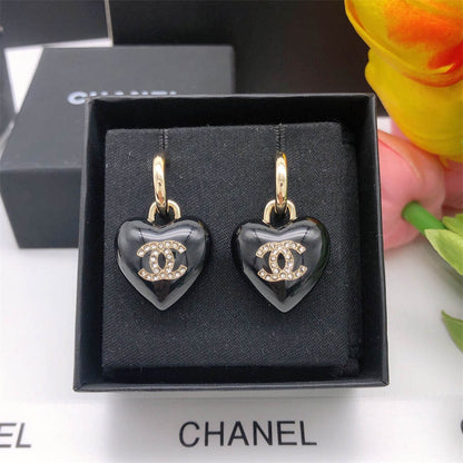 シャネルのハート型イヤリング