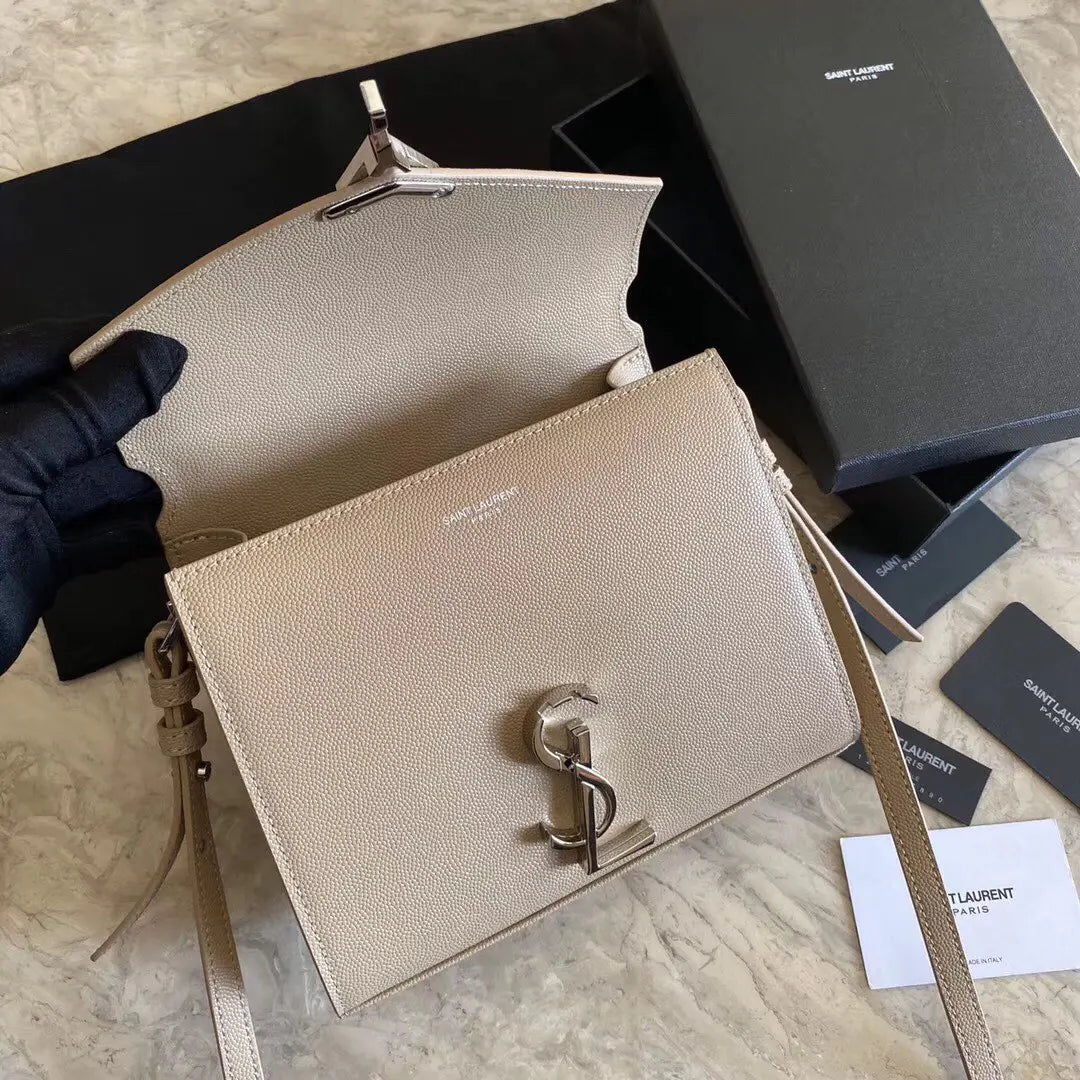 カサンドラ モノグラム クラスプバッグ マットパイソン