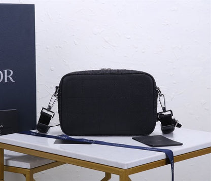 ディオール オブリーク サファリ メッセンジャー – DIO038