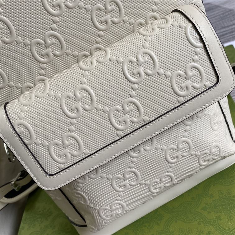 グッチ ロゴエンボス加工 パンチングレザー バックパック – BG037