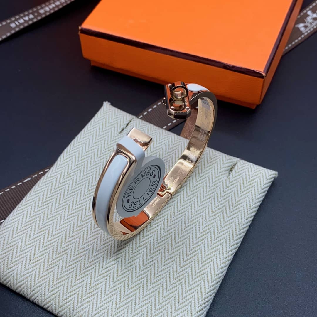 エルメスのブレスレットが安い