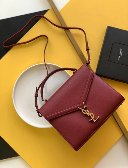 カサンドラ ミディアム トップハンドルバッグ グレイン・ド・プードル エンボスレザー