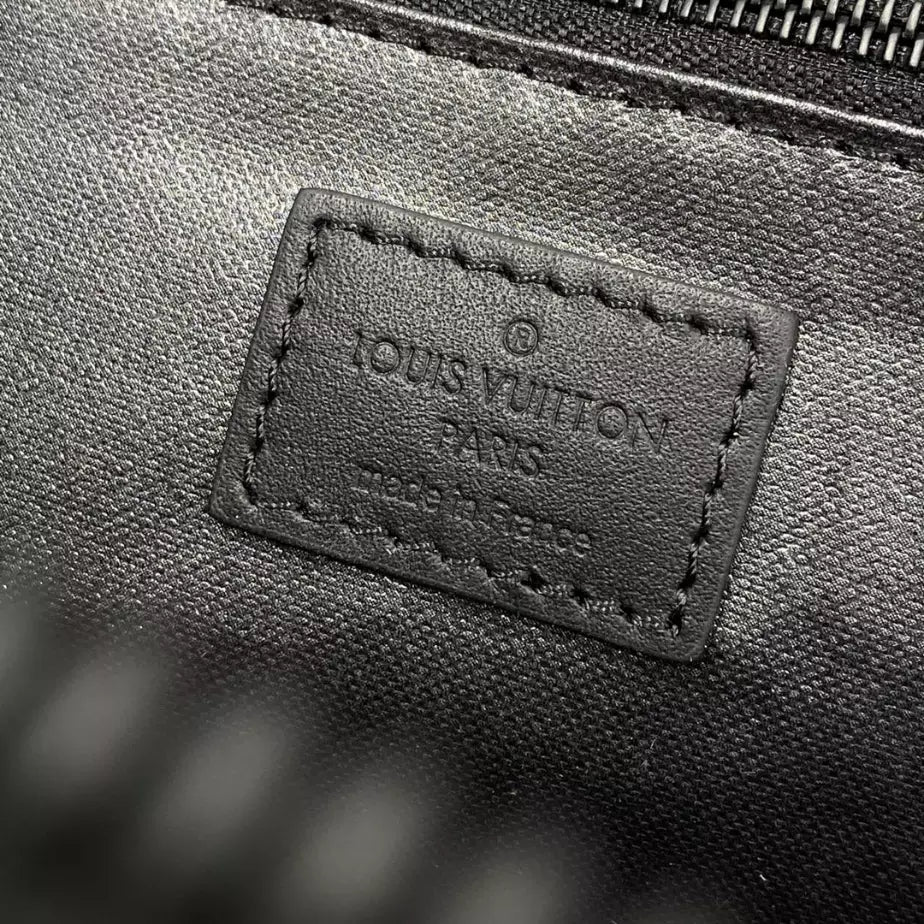 ルイ・ヴィトン ドップキット モノグラム トリヨンレザー – LW144
