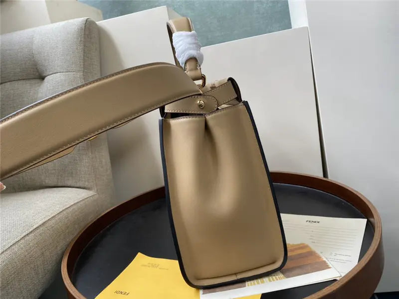 フェンディ ピーカブーバッグ ミディアムブラウン