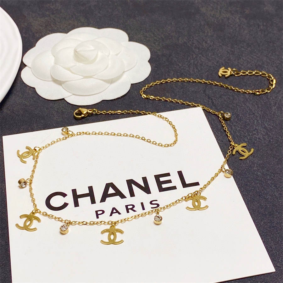 シャネルのダブルCネックレス