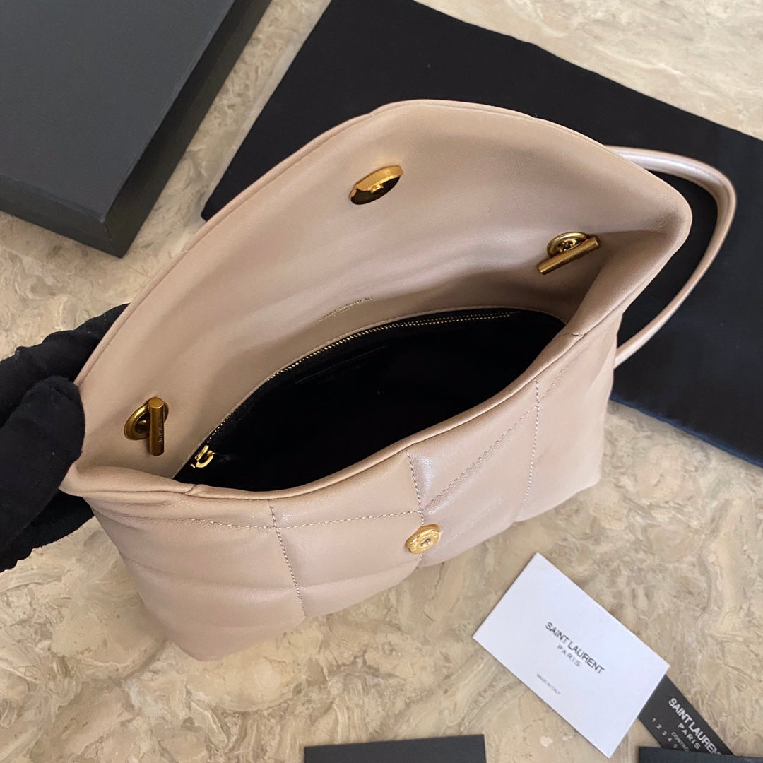 キルティングラムスキンのパファートイバッグ