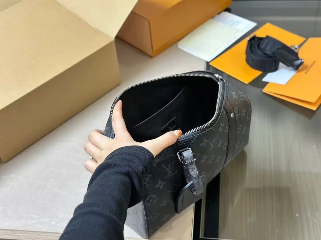 ルイ・ヴィトン シティ キーポルバッグ M45936