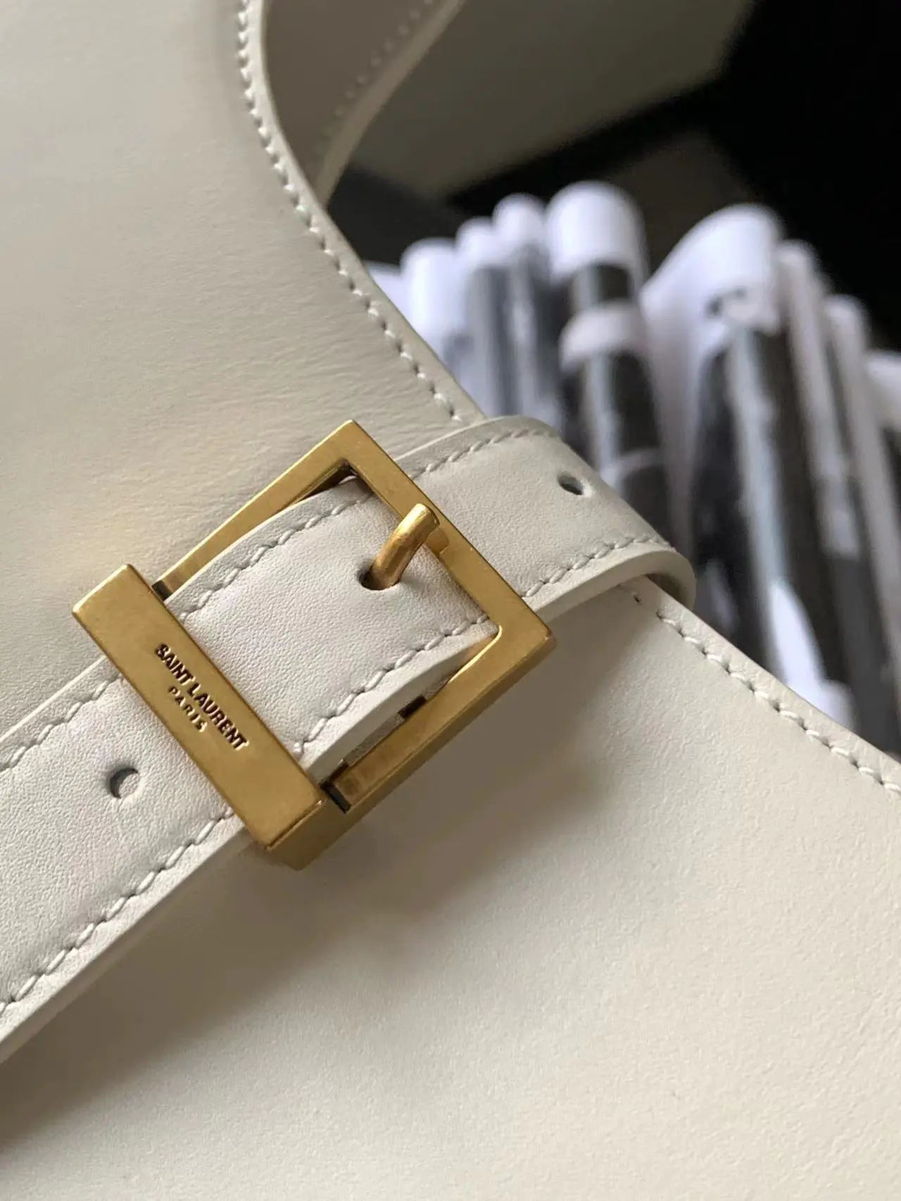 LE 5 7 ホーボーバッグ（ベジタブルタンニンレザー製）