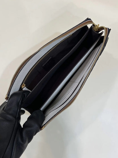 フェンディのクラッチ