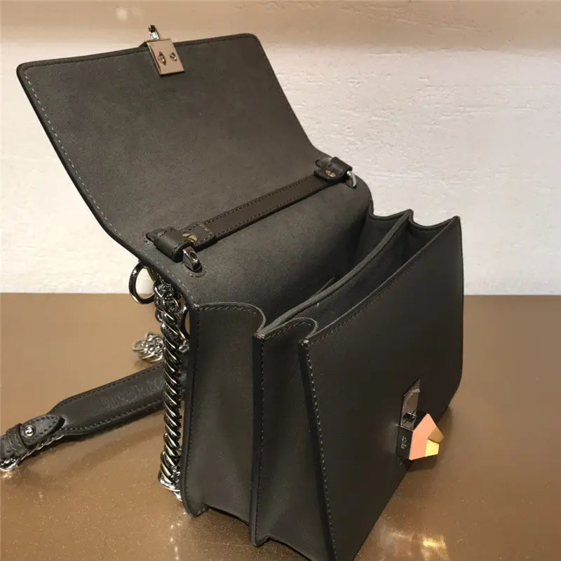 フェンディ カニ レディース チェーンバッグ